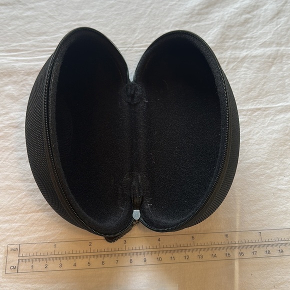 Oakley Sunglasses Case With New Nose Pieces - Picture 4 of 6